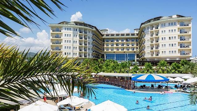 140 İngiliz turist şikayetçi olmuştu... Antalya'daki o otelden açıklama!