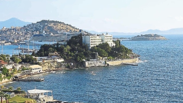 2 ay önce satılmıştı, Kısmet otel yıkıldı