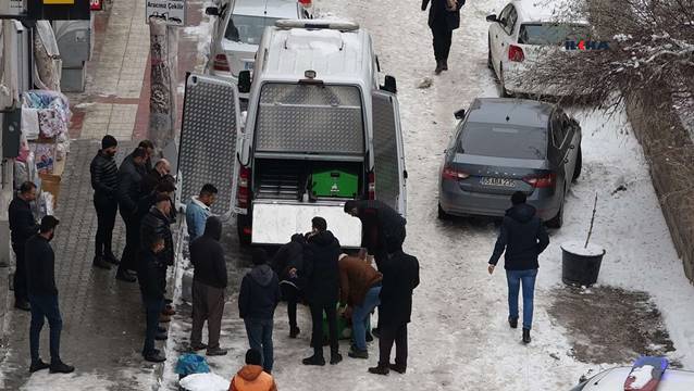 2 genç otel odasında ölü bulundu