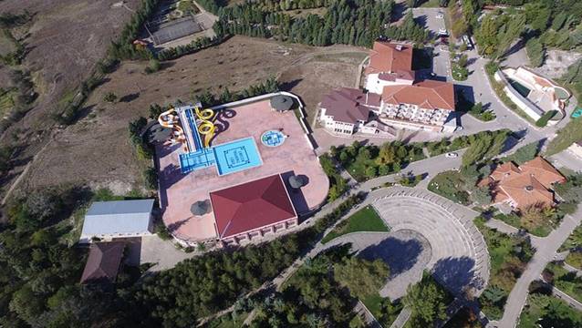 20 yıllığına kiraladığı oteli yenileyip açılışını yaptı