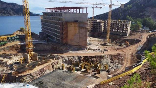 205 odalı otel inşaatına bilirkişi 'Dur' dedi