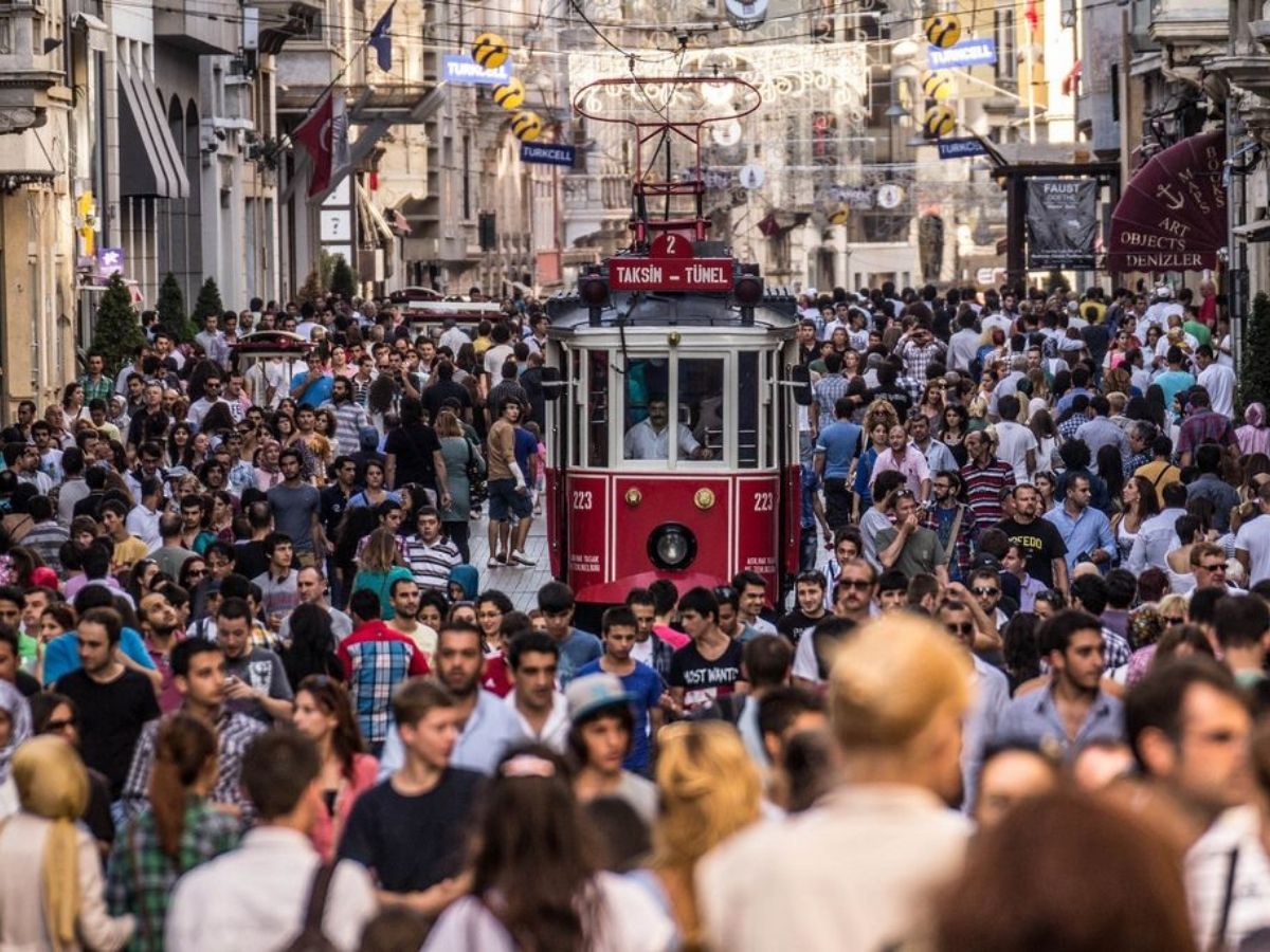 Dünyanın en pahalı alışveriş caddeleri belli oldu: İstiklal Caddesi yerini korudu…