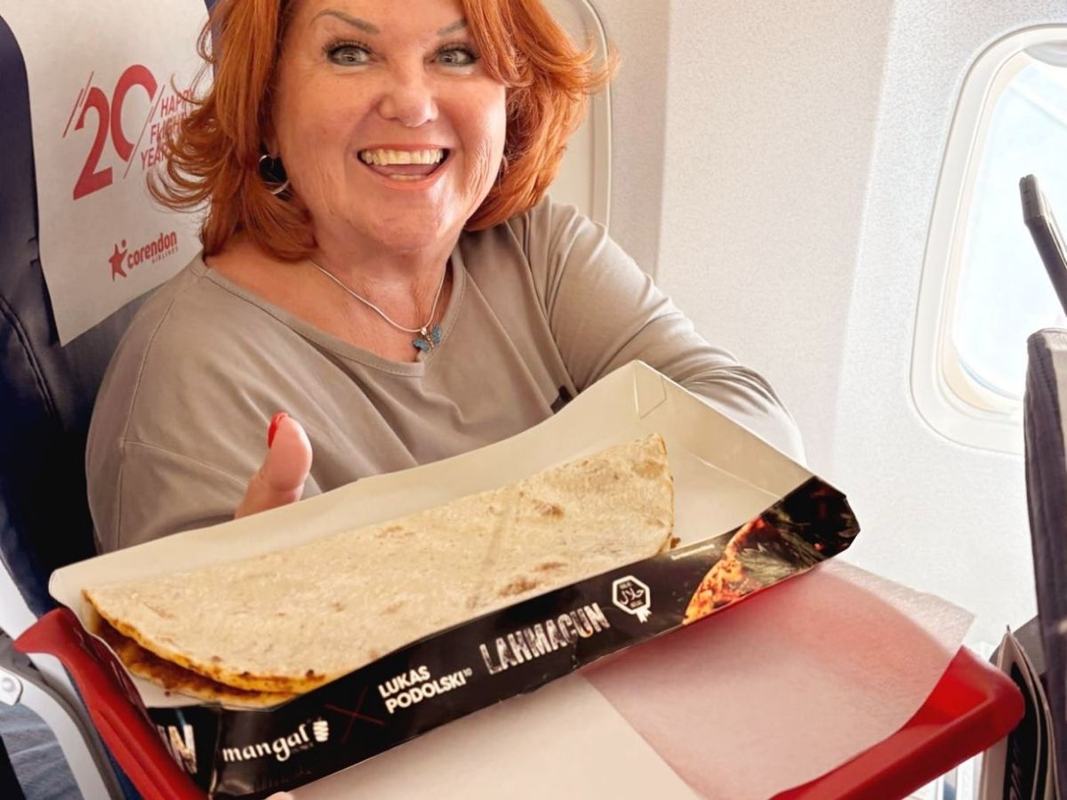 Corendon Airlines yolcuları mangal lahmacunu sevdi