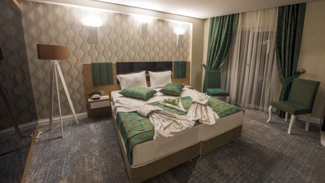 4 katlı otel icradan satılık!