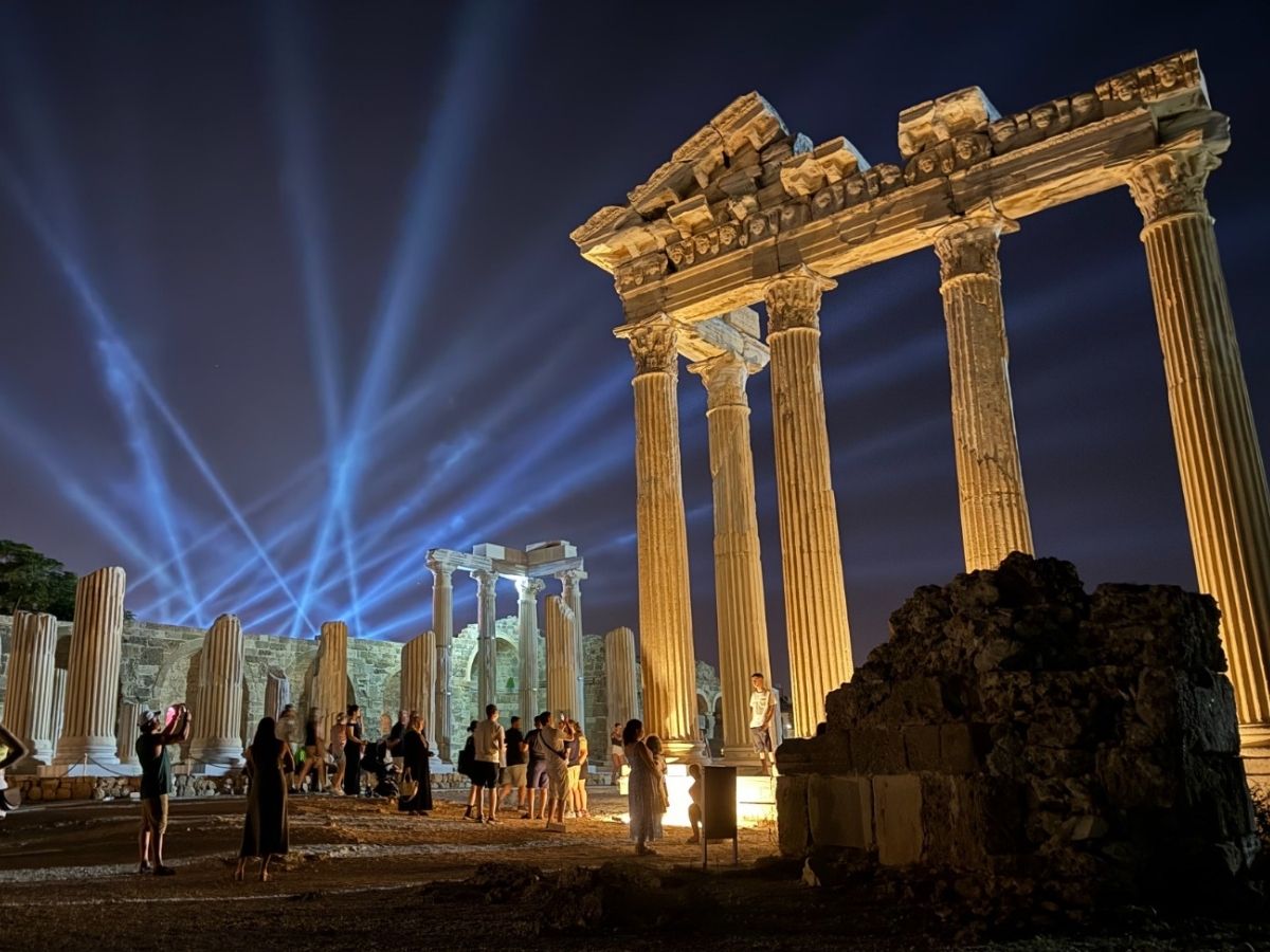 Efes, Side ve Galata Kulesi'nde gece ziyaretleri 2 Kasım’a kadar uzatıldı