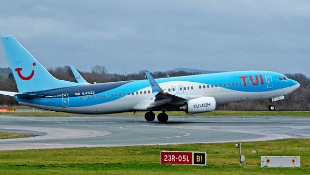 7 yolcunun 'Pozitif' çıktığı TUI uçağındaki tedbirsizliğe böyle isyan etti!