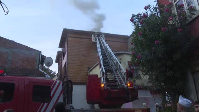 Ahşap otel binasında korkutan yangın!