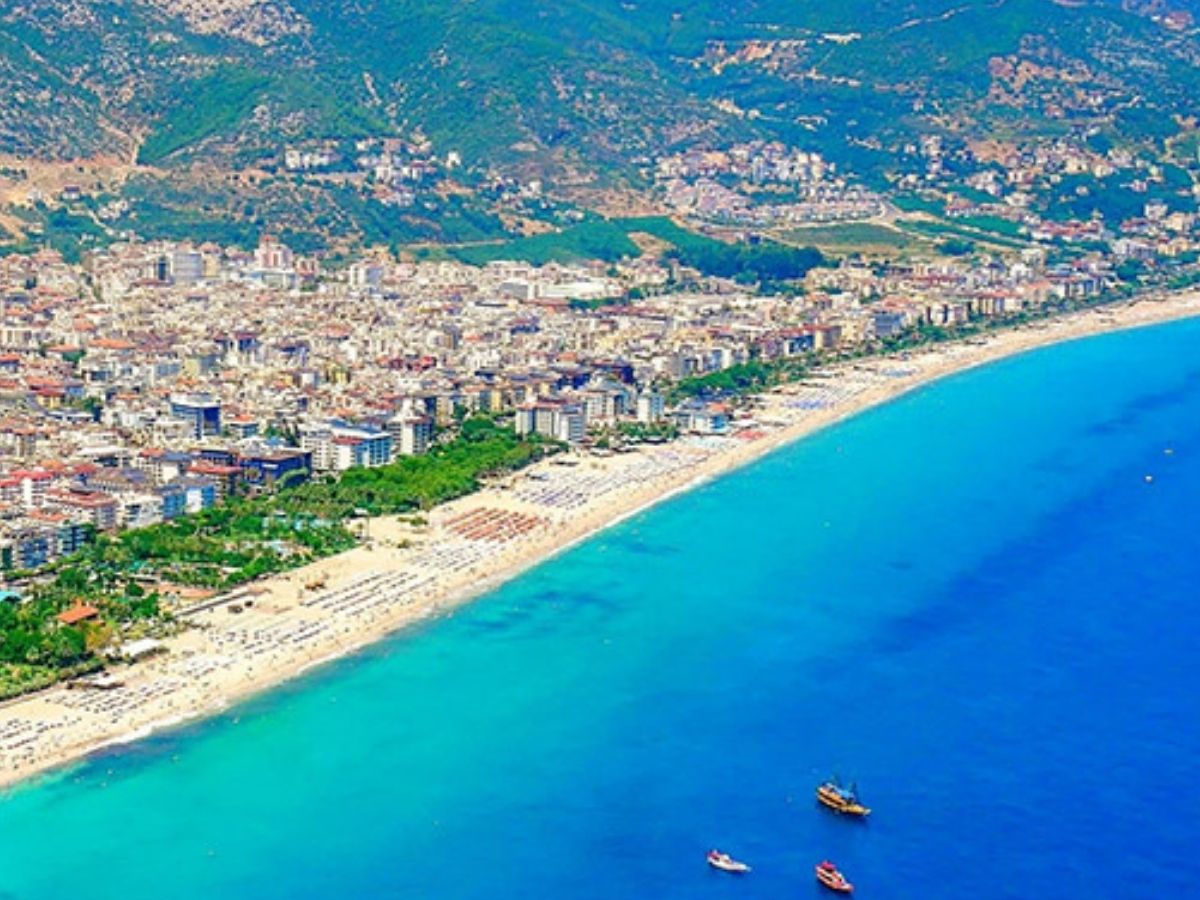 Alanya’da oteller peş peşe satışa çıkıyor