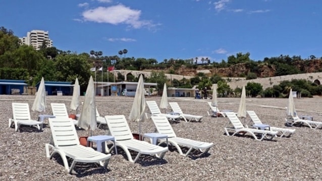 Alman turist şezlongda ölü bulundu