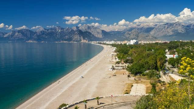 Antalya 2 milyon turisti geçti