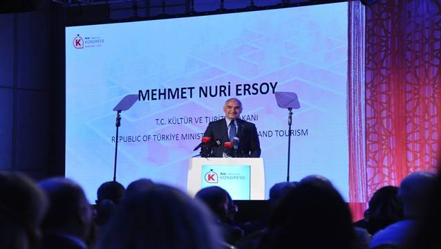 Antalya'da 500 Alman turizmciye konuştu