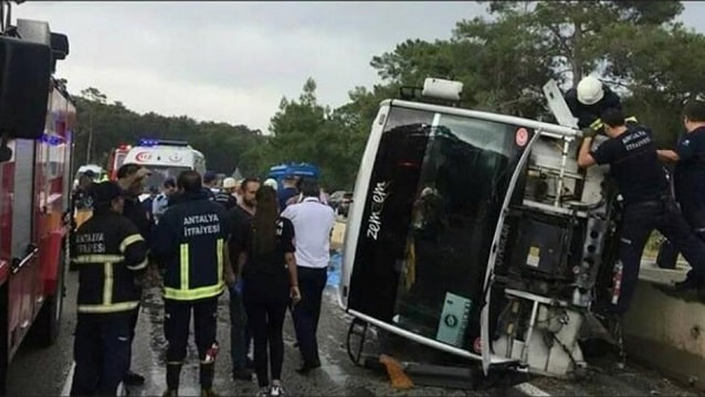 Antalya'da feci kaza... 3 turizmci yaşamını yitirdi