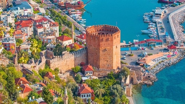 Antalya’da İranlılar Almanları geçti