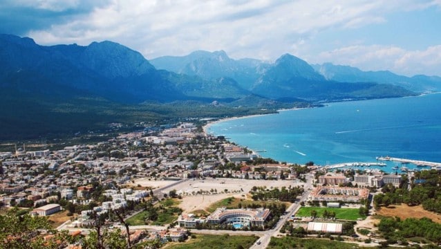 Antalya'da kıymetli turizm arazisi icradan satışta!