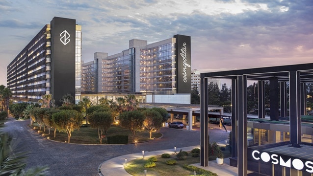 Antalya'nın ünlü oteli yeni yüzüyle kapılarını açtı