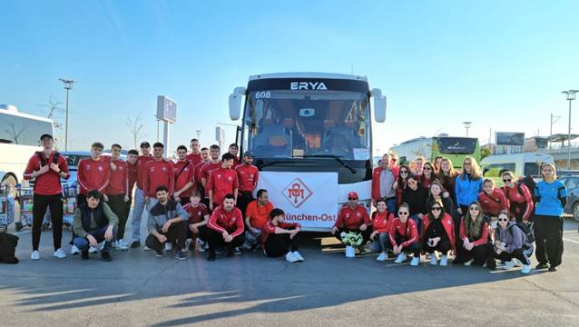 Antalya’ya kampa gelen Alman futbol takımı depremzedeleri unutmadı