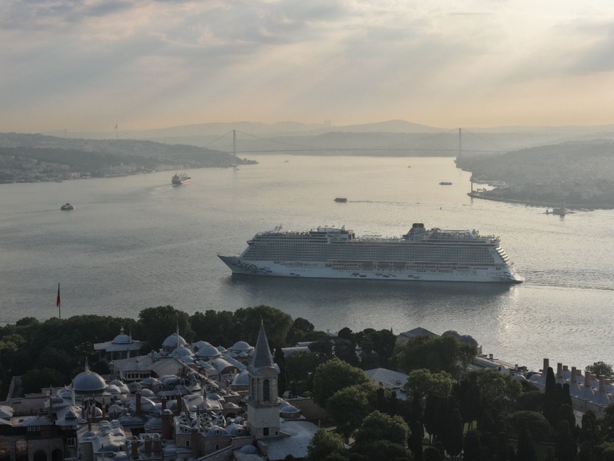 AROYA Cruises Akdeniz’e fırtına gibi döndü: İstanbul merkez oldu