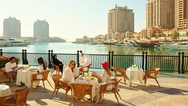 Aşılı turistlere bugün kapılarını açtı