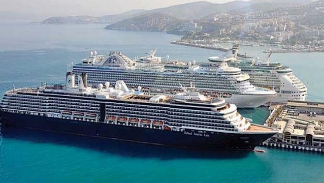 Azamara Journey, İngiliz ve Amerikalı turistleri Kuşadası'na getiriyor