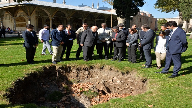 Bakan Avcı, Topkapı Sarayı’nda incelemelerde bulundu