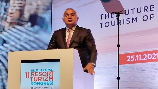 Bakan Ersoy açıkladı... Güvenli ve yeşil turizm sertifikası geliyor