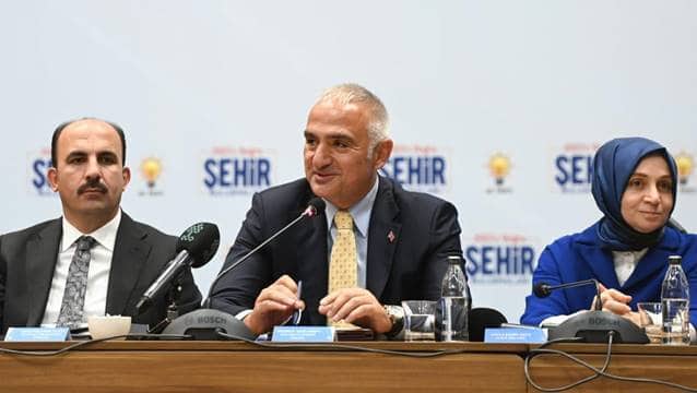 Bakan Ersoy: 'Her yer dolup taşacak' beklentilerini gerçekçi bulmuyorum