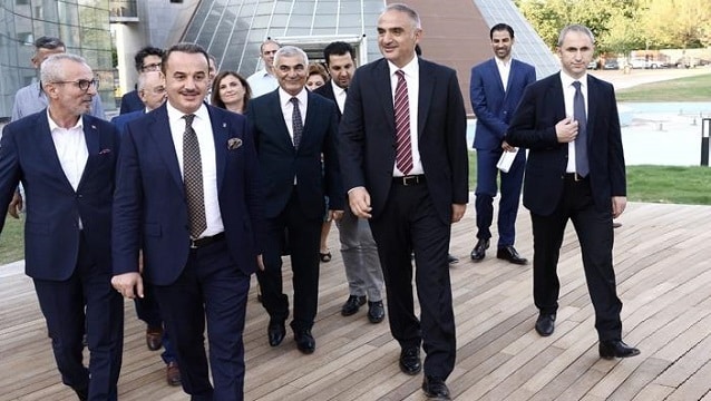 Bakan Ersoy: İzmir birçok turizm destinasyonunun varış ve çıkış noktası olabilir