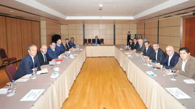 Bakan Ersoy'dan 'TÜRSAB yasası' toplantısı 