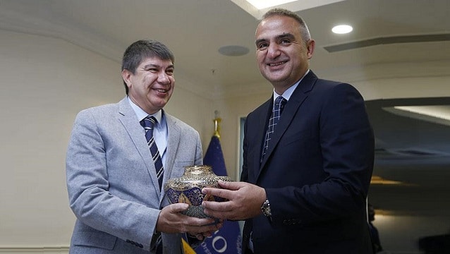 Bakan Mehmet Ersoy: Sektör liderlerini operasyona dahil edeceğiz