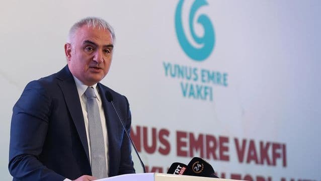 Bakan Ersoy'un başkanı olduğu vakfın naylon faturalarla soyulduğu iddiası!