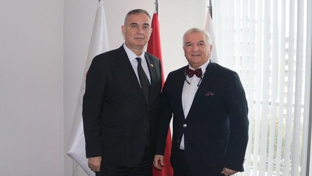 Başkanı olarak ayrıldığı turizmcileri vekil olarak ziyarete geldi