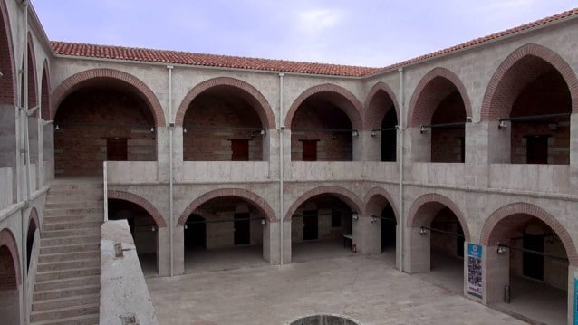 Bir han daha otel oluyor