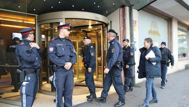 Bir otel daha karantinaya alındı...Resepsiyonist'e virüs bulaştı!