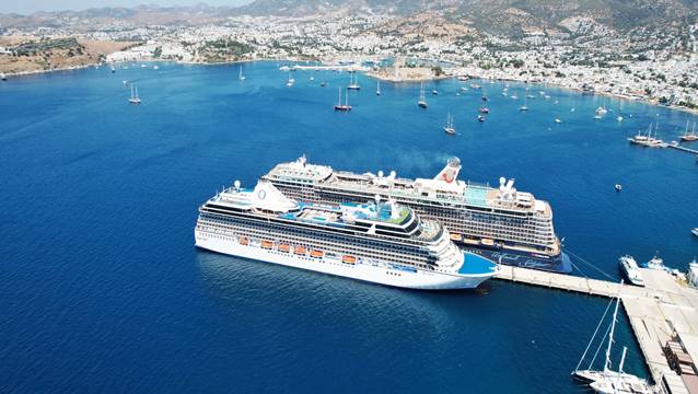 Bodrum'a peş peşe geldiler