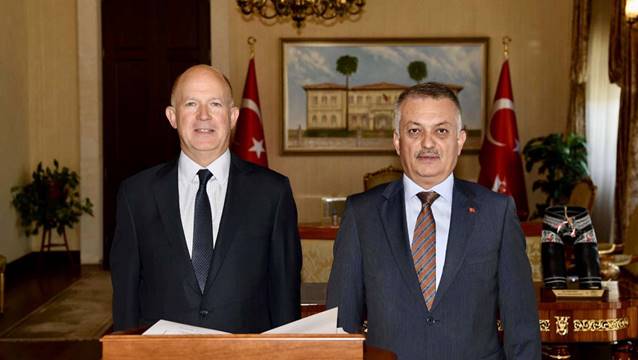 İngiliz Büyükelçi Antalya için sayı verdi