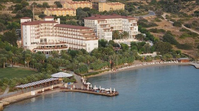 Çeşme Kerasus Resort Otel'in adını kullanarak dolandırdılar