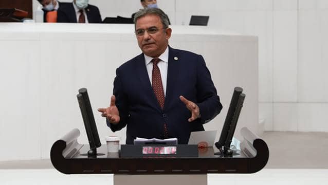 Çetin Osman Budak, Kaş'taki kaçak villaları TBMM gündemine taşıdı