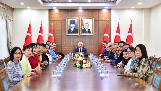 Çinli turizmciler Diyarbakır’da