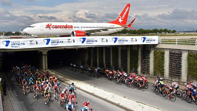 Corendon uçağı bu seferde Tour of Antalya'dan geçti!