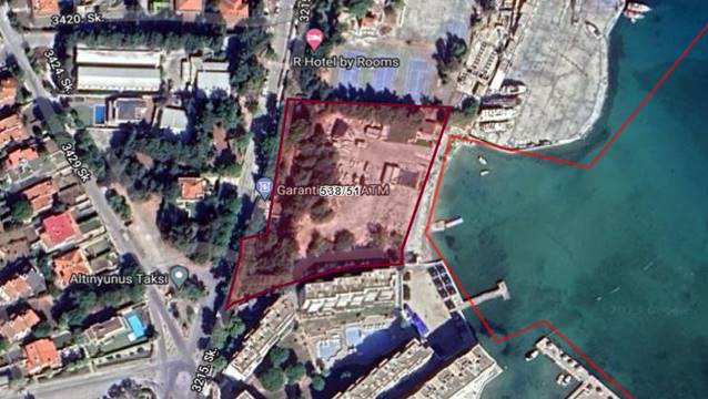 Denize sıfır turizm arsası mahkemeden satılık!