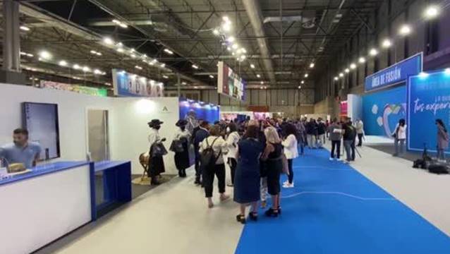 Dev turizm fuarı bir avuç insanla açıldı