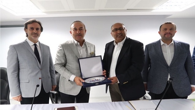 Dışişleri Bakanı Mevlüt Çavuşoğlu, Oti Holding çalışanları ile bir araya geldi