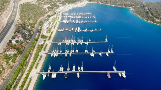 Dört partinin oylarıyla otel planına ret!