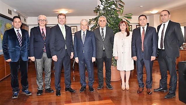 Ekrem Demirtaş: Charter değil tarifeli uçak istiyoruz