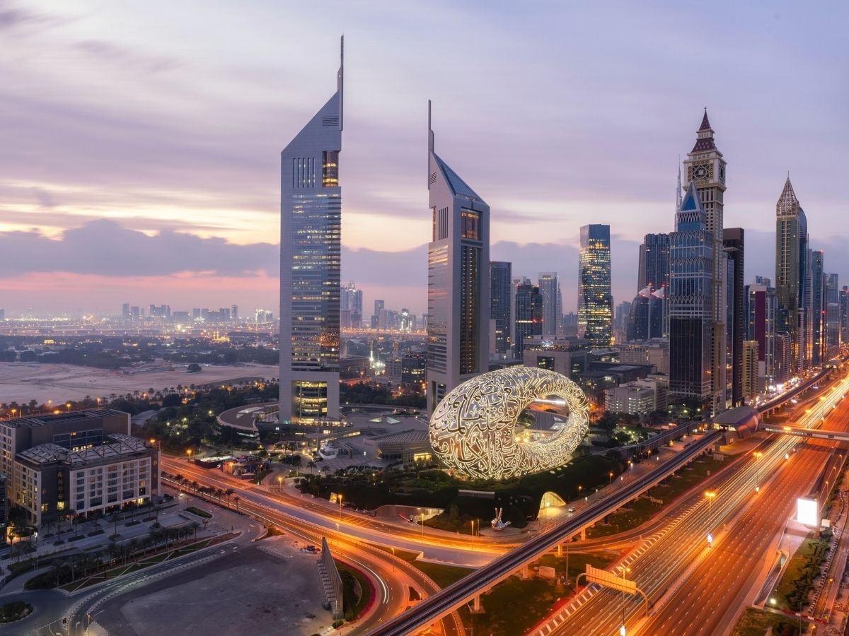 Emirates resmen çıtayı kırdı: Yolculara Dubai’de ücretsiz konaklama ve yüzlerce ayrıcalık