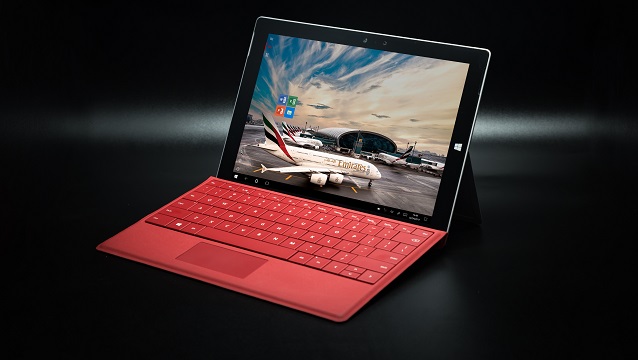 Emirates kabin yasağına karşı tablet hizmeti sunuyor