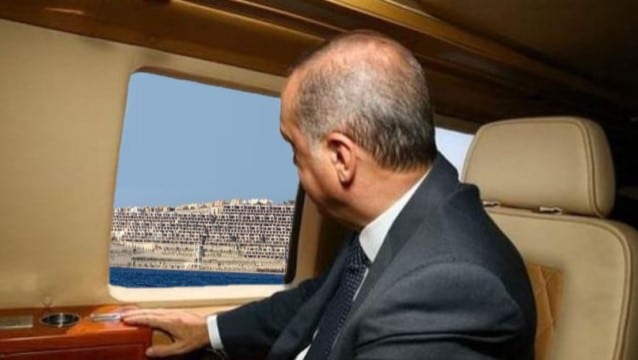 Erdoğan mühürlenen otel inşaatını havadan inceledi