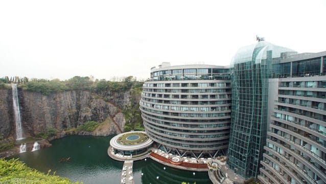 Eski taş ocağından lüks otel çıktı!