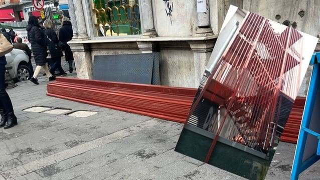 Geç gelen ‘duyarlılık…’ Yangın merdiveni yapmaya başladılar