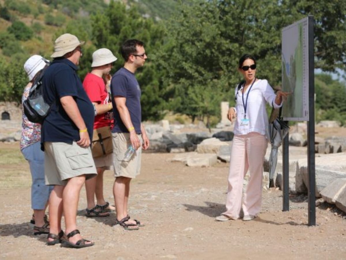 Gelir İdaresi’nden turist rehberlerine vergi kıskacı